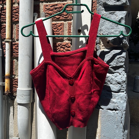 Red tank with heart buttons - Picture 1 of 2